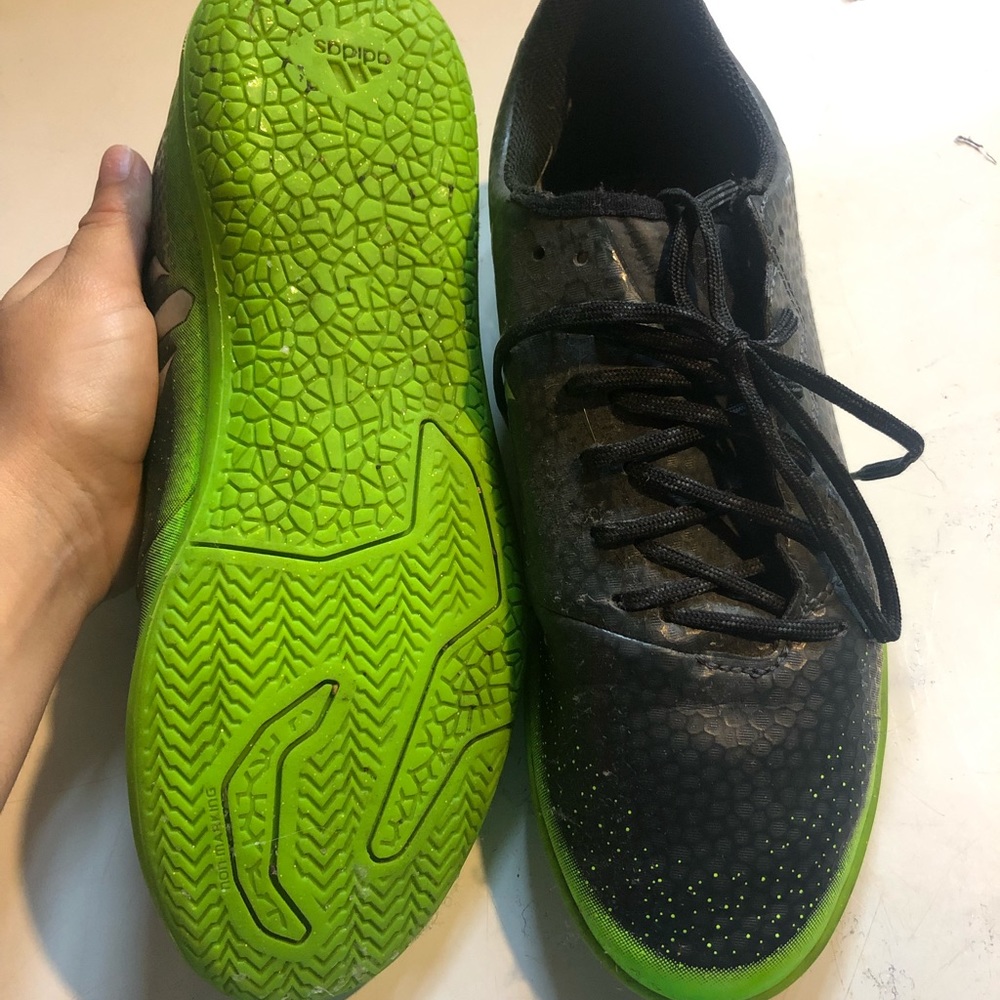Shoes - Picture 2 of 4